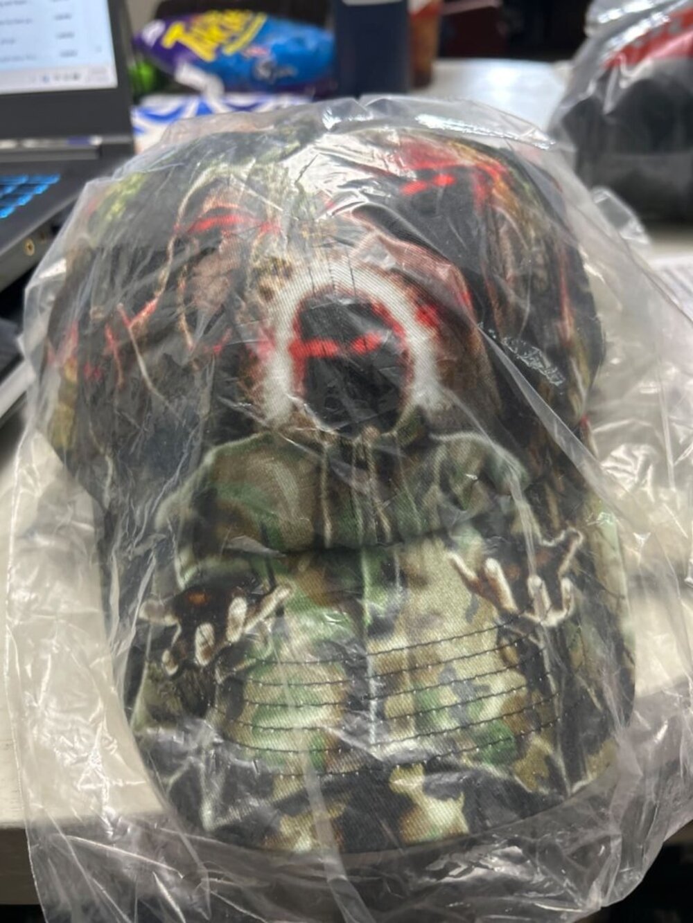 Supreme Shadows 6-Panel Multi (Camo/Red/Black) Size OS Brand New